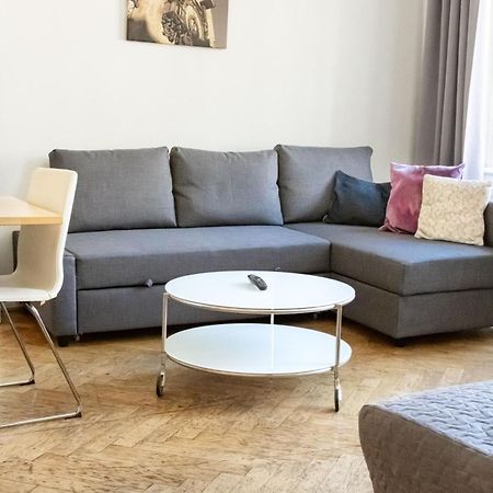 Apartments In Mala Strana - 10 Minutes From Charles Bridge Praga Exterior foto