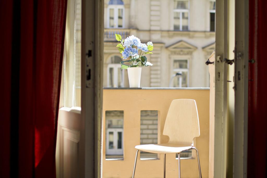 Apartments In Mala Strana - 10 Minutes From Charles Bridge Praga Quarto foto